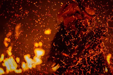 Krampus. Noel Şeytanları. Alplerdeki Advent Gelenekleri.