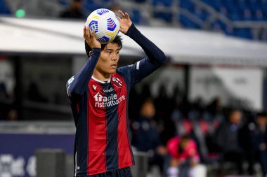 İtalya futbol takımı Serie A maçında Takehiro Tomiyasu (Bologna) Bologna FC ile Cenova CFC maçında Renato Dall # 39; Ara stadyumunda, 12 Mayıs 2021 - Fotoğraf: Ettore Griffoni