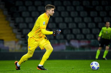 Guglielmo Vicario (Cagliari) İtalya futbol takımı Serie A 'nın 2020 / 2021 sezonunda İtalya' nın Udine kentinde bulunan Dacia Arena Stadyumu 'nda oynanan Cagliari Calcio maçında portresi.