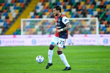 Luca Ceppitelli (Cagliari) İtalyan futbol takımı Serie A 'nın 2020 / 2021 sezonunda Udine, İtalya' daki Dacia Arena Stadyumu 'nda oynanan aksiyon portresi.