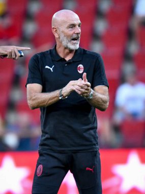 Stafano Pioli (Teknik Direktör AC Milan), İtalya 'nın Trieste kentindeki Nereo Rocco Stadyumu' nda oynanan AC Milan-Panathinaikos FC maçında ısınma maçında portresi.