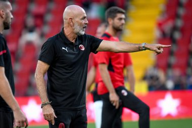 Stafano Pioli (Teknik Direktör AC Milan), İtalya 'nın Trieste kentindeki Nereo Rocco Stadyumu' nda oynanan AC Milan-Panathinaikos FC maçında ısınma maçında portresi.