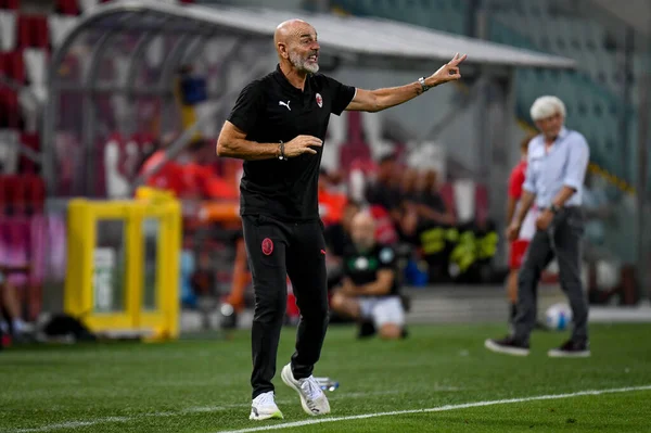 Stafano Pioli Hoofd Coach Milan Gebaren Tijdens Vriendschappelijke Voetbalwedstrijd Milan — Stockfoto