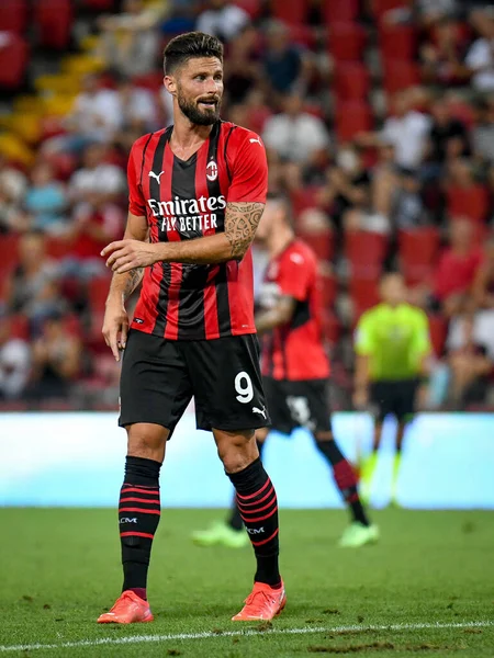 Olivier Giroud (Milan), İtalya 'nın Trieste kentindeki Nereo Rocco stadyumunda oynanan AC Milan-Panathinaikos FC maçında portresi.