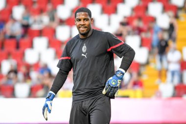 Mike Maignan (Milan), İtalya 'nın Trieste kentindeki Nereo Rocco stadyumunda oynanan AC Milan-Panathinaikos FC maçında ısınma maçında portresi, 14 Ağustos 2021 - Fotoğraf: Ettore Griffoni