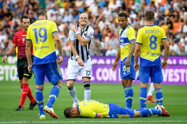 Bram Nuytinck (Udinese) İtalyan futbol takımı Serie A maçında Alvaro Morata (Juventus) sakatlandı. Udinese Calcio, Juventus FC 'ye karşı Friuli - Dacia Arena stadyumu, Udine, İtalya, 22 Ağustos 2021 - Fotoğraf: Ettore Griffoni