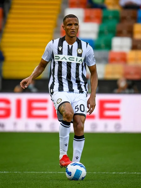 Rodrigo Nascimento Becao (Udinese) İtalyan futbol takımı Serie A 'nın Udinese Calcio ile Juventus FC maçında Udine, İtalya' daki Dacia Arena Stadyumu 'nda 22 Ağustos 2021' de görev yapan portresi.