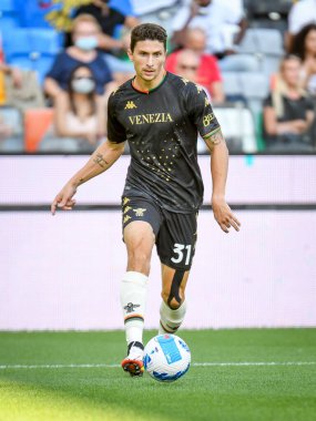 Venezia 'nın Mattia Caldara portresi İtalyan futbolu Serie A karşılaşmasında Udinese Calcio ile Venezia FC Friuli' de - Dacia Arena stadyumu, Udine, İtalya - 27 Ağustos 2021