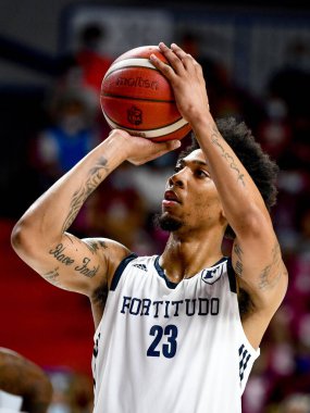 Malachi Richardson (Fortitudo Bologna) İtalya Basketbol Süper Kupası sırasında Umana Reyer Venezia, Venezia 'daki Palasport Taliercio' da Fortitudo Bologna 'ya karşı.