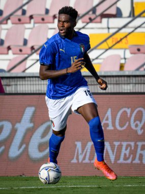 Caleb Okoli (İtalya) 21 yaş altı UEFA Avrupa Futbol Şampiyonası sırasında - UEFA Euro 2023 elemeleri - İtalya, İtalya 'nın Vicenza kentindeki Romeo Menti Stadyumunda Karadağ' a karşı, 07 Eylül 2021 - Fotoğraf: Ettore Griffoni