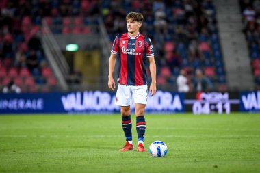 Aaron Hickey (Bologna) İtalyan futbolu Serie A maçında serbest vuruşla Hellas Verona FC 'ye karşı Renato Dall # 39; Ara stadyumunda 13 Eylül 2021 - Fotoğraf: Ettore Griffoni