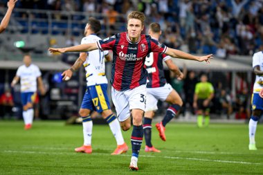 Mattias Svanberg (Bologna), İtalya 'nın Bologna kentindeki Renato Dall & # 39; Ara stadyumunda oynanan İtalya Serie A maçında 1-0' lık gol attıktan sonra kutluyor.