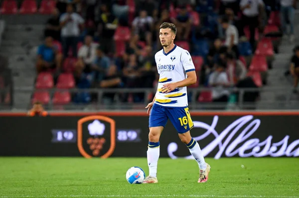 1Nicolo Casale (Verona) İtalyan futbolu Serie A karşılaşmasında Bologna FC - Hellas Verona FC - Renato Dall # 39; Ara stadyumu, 13 Eylül 2021 - Fotoğraf: Ettore Griffoni