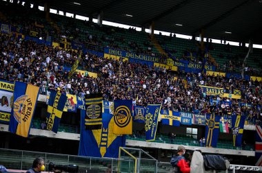 İtalya futbol takımı Serie A maçında Verona taraftarları, 19 Eylül 2021 'de İtalya' nın Verona kentindeki Marcantonio Bentegodi Stadyumu 'nda Hellas Verona FC ile AS Roma maçına çıktı.