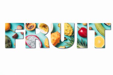 Yazı, tropikal meyvelerle yapıldı - ananas, papaya, mango, annona, pitahaya, kiwano, boynuzlu kavun, tamarillo, granadilla, fıstık, marakuya, rambutan, lychee, longan, tamarind, mangosteen.