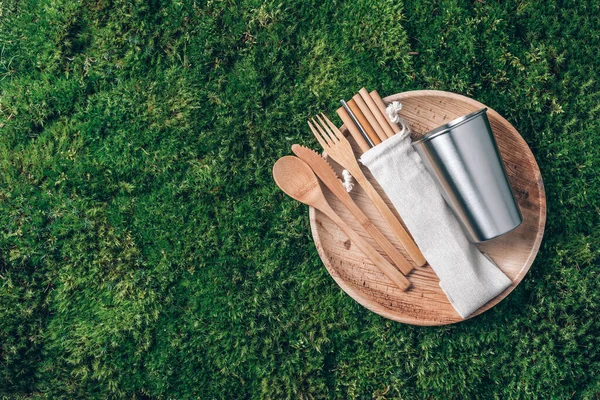 Nachhaltiger Lebensstil Null Abfall Plastikfrei Recyclingkonzept Edelstahlbecher Kochlöffel Gabel Messer — Stockfoto