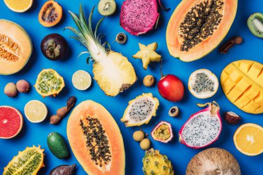 Egzotik meyveler - ananas, papaya, mango, annona, muz, pitahaya, kiwano, afrika boynuzlu kavun, tamarillo meyvesi, granadilla, β, yılan meyvesi, maracuya, rambutan, lychee, longan, tamarind