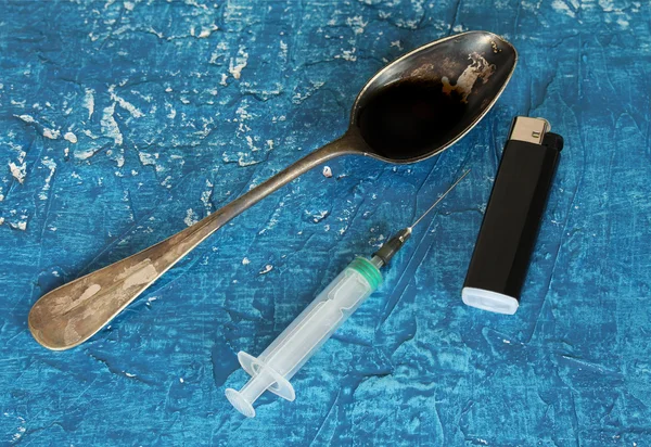 Daha hafif, şırınga kaşık morfin (uyuşturucu ile)