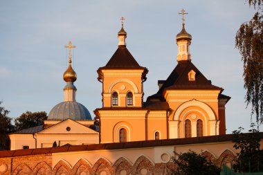 Optina. Tapınağın Transfiguration onuruna.
