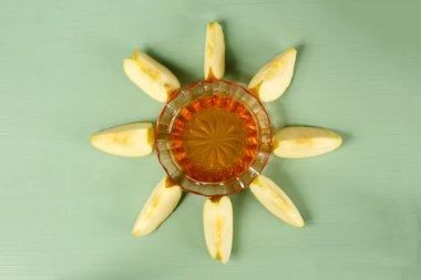 Bal ve yeşil elma dilim için Rosh Hashanah