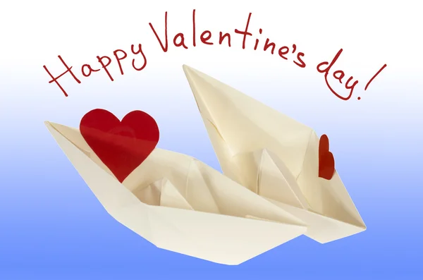 Feliz día de San Valentín. Los barcos de papel con corazones —  Fotos de Stock