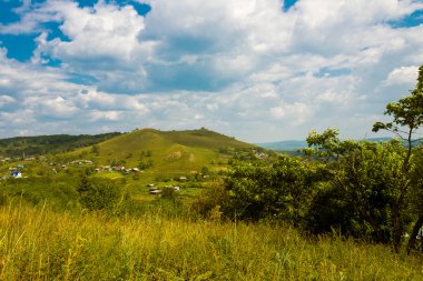 turistik bir kayanın üzerinde