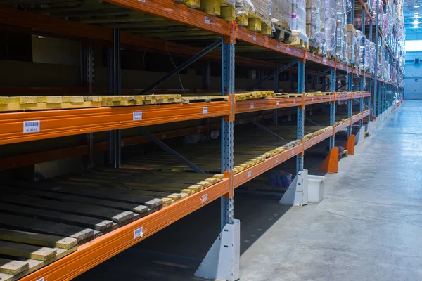 Large warehouse to store pallets — Stock Photo, Image