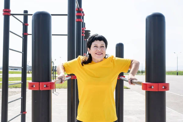 Deporte Fitness Deporte Senior Personas Mayores Activas Mujer Mayor Sonriente — Foto de Stock