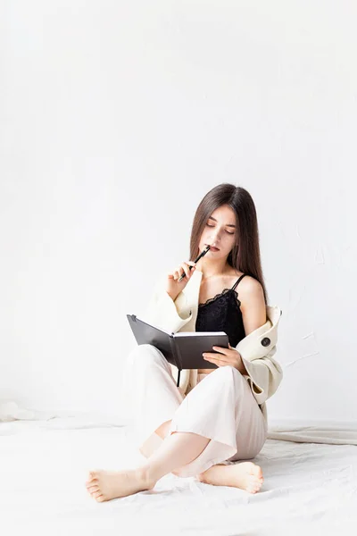 Beautiful Sexy Woman Comfy Home Clothes Writing Notes Sitting Floor — Stock Photo, Image