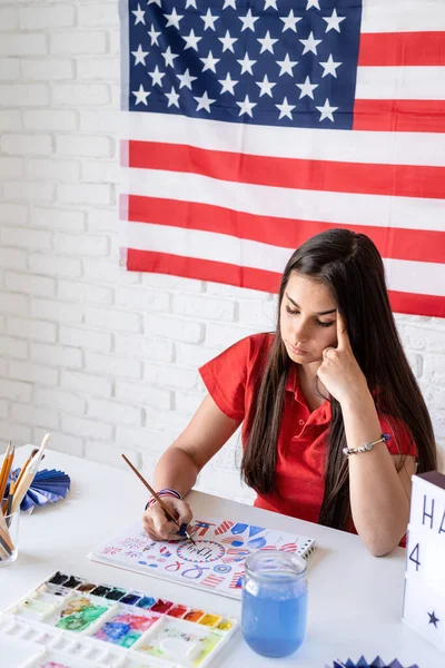 Día Independencia Los Eeuu Feliz Julio Hermosa Mujer Dibujando Una — Foto de Stock