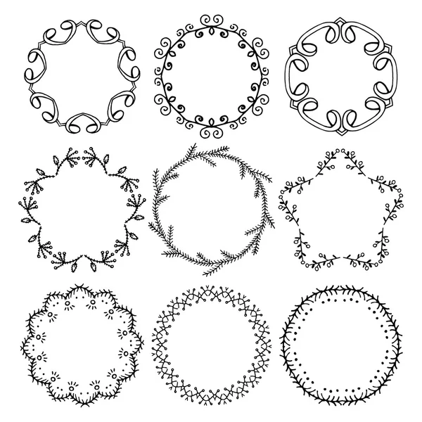Reihe von handgezeichneten runden Rahmen. — Stockvektor