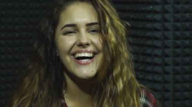 güzel kız dj radyo hamming.
