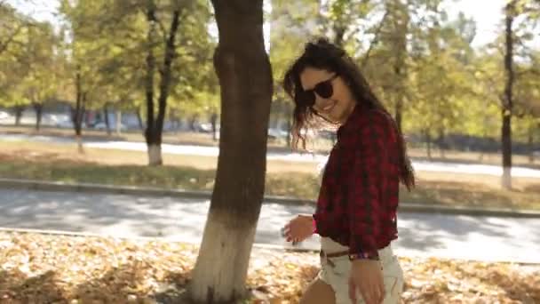 Menina bonita sorrindo — Vídeo de Stock