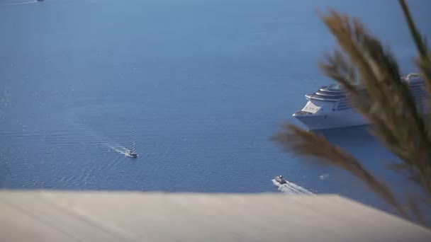 Большой пароход в Эгейском море, природа в Греции — стоковое видео