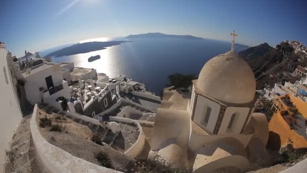 Церква куполи та вежі дзвін з Санторіні, Греція — стокове відео