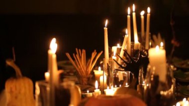 Cadılar Bayramı tatil tablo mumlar ile