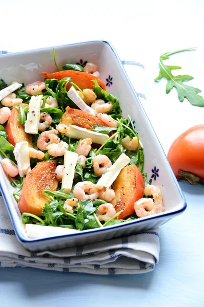 Trabzon hurması ve karides salatası