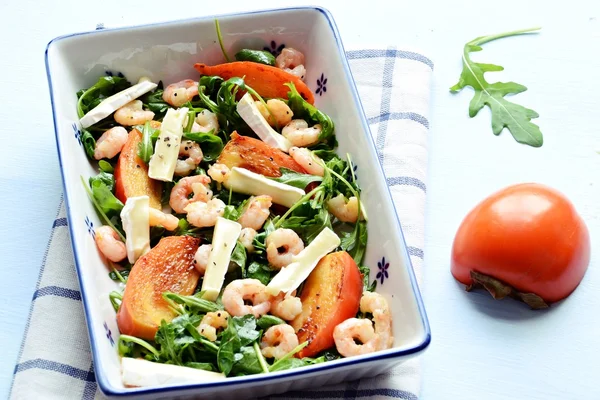 Trabzon hurması ve karides salatası