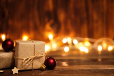 Yeni yıl ve yılbaşı hediyeleriyle boşluğu kopyala.