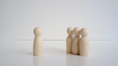 Rekabet konsepti ve rakiplerin ticaretten çekilmesi.