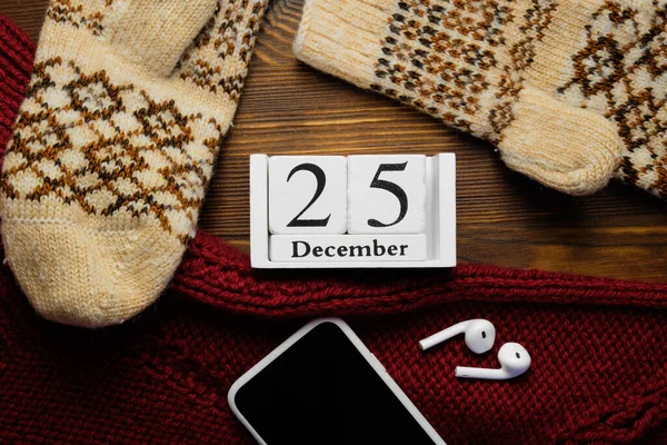 Twenty fifth day of winter month calendar december.