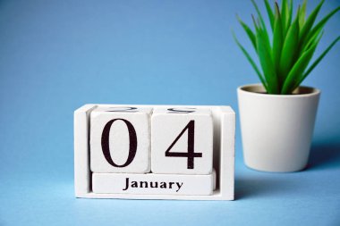 Kış ayının dördüncü günü takvim Ocak.