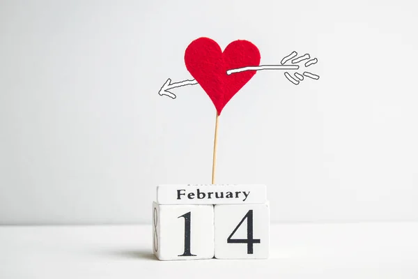 Φεβρουαρίου Έννοια Την Καρδιά Στο Ραβδί Και Βέλος — Φωτογραφία Αρχείου
