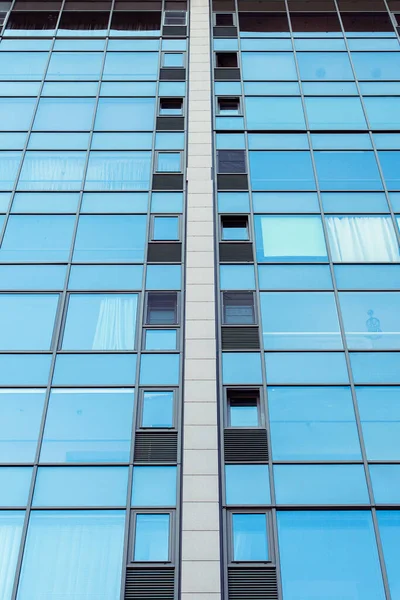 Szklana Fasada Dnie Piętrowego Budynku Lub Biura — Zdjęcie stockowe