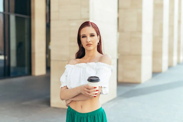 Redhead Caucasian Female Holding Cup Coffee — Stock Photo, Image