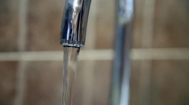 Üniforma dokunun dereden su akıyor