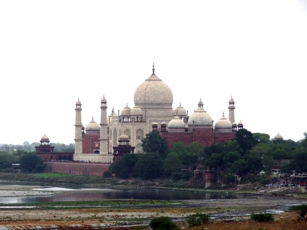 Taj Mahal vista desde el fuerte — Foto de Stock