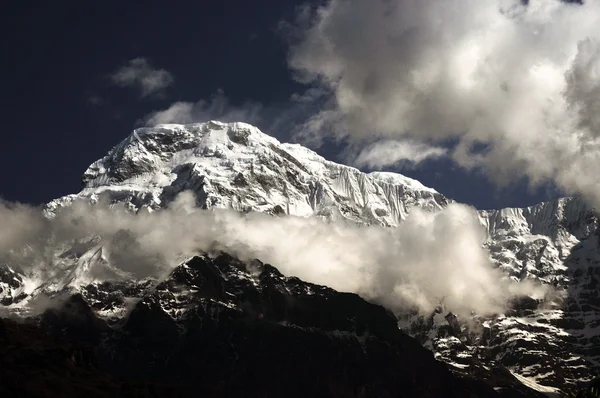 Nanda Devi himálajské pohoří. — Stock fotografie