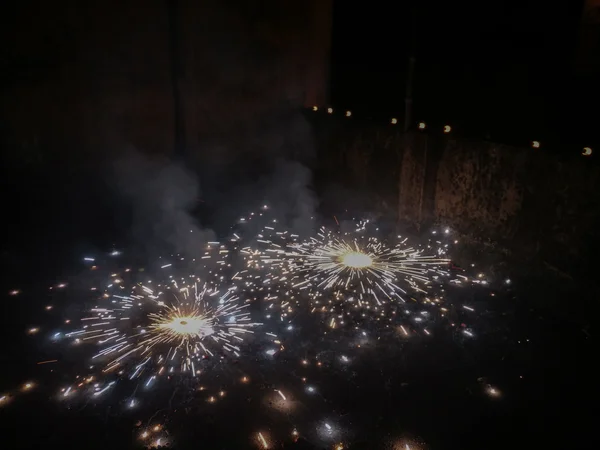 Ateş tekerlek kraker diwali