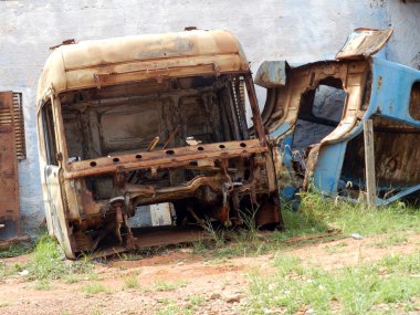 Eski leşleri kamyon